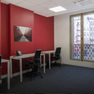 Bureau privé 16 m² 4 postes Location bureau Place de la Gare Lille 59800 - photo 5
